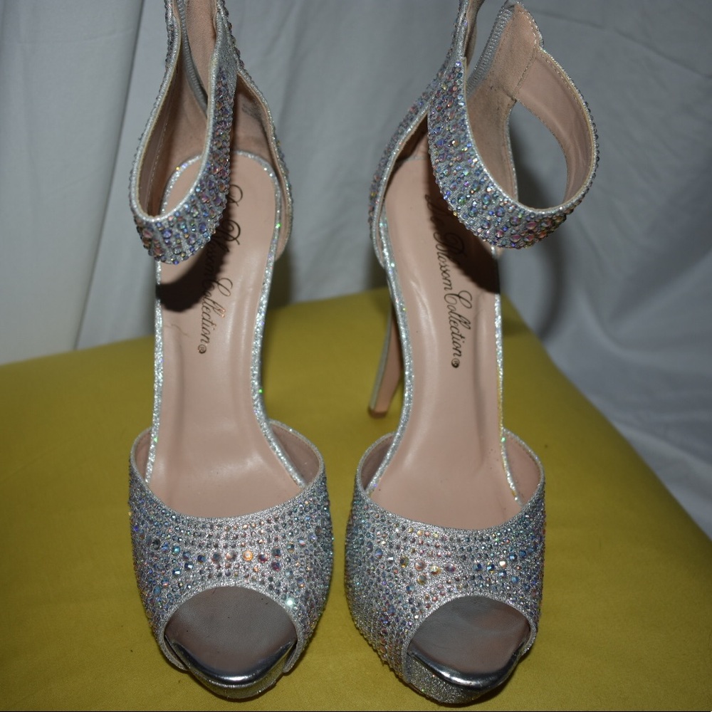 De Blossom Collection silver sparkly high heels